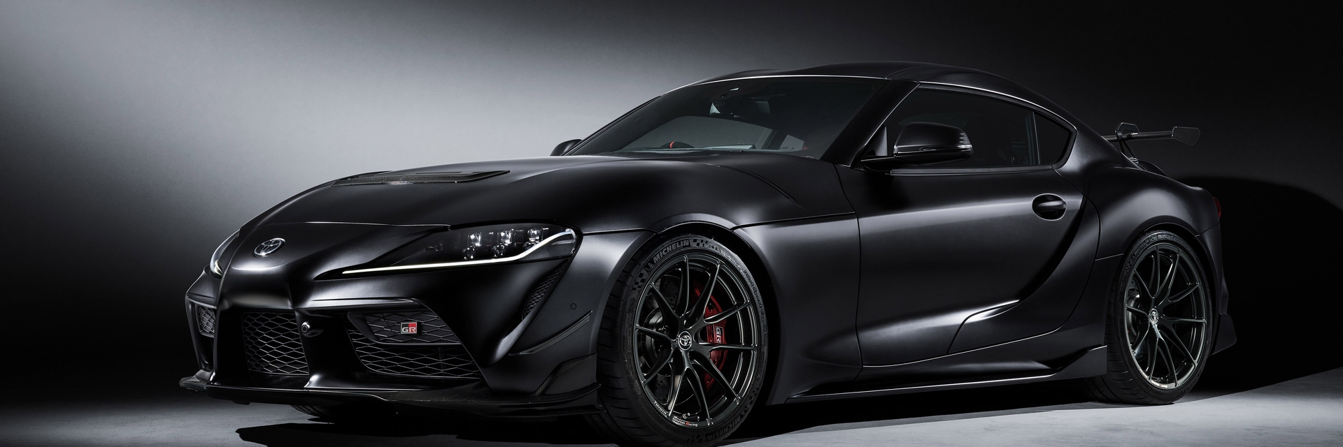 Toyota-GR-Supra-A90-Final-Edition-linker-voor-zijaanzicht-exterieur